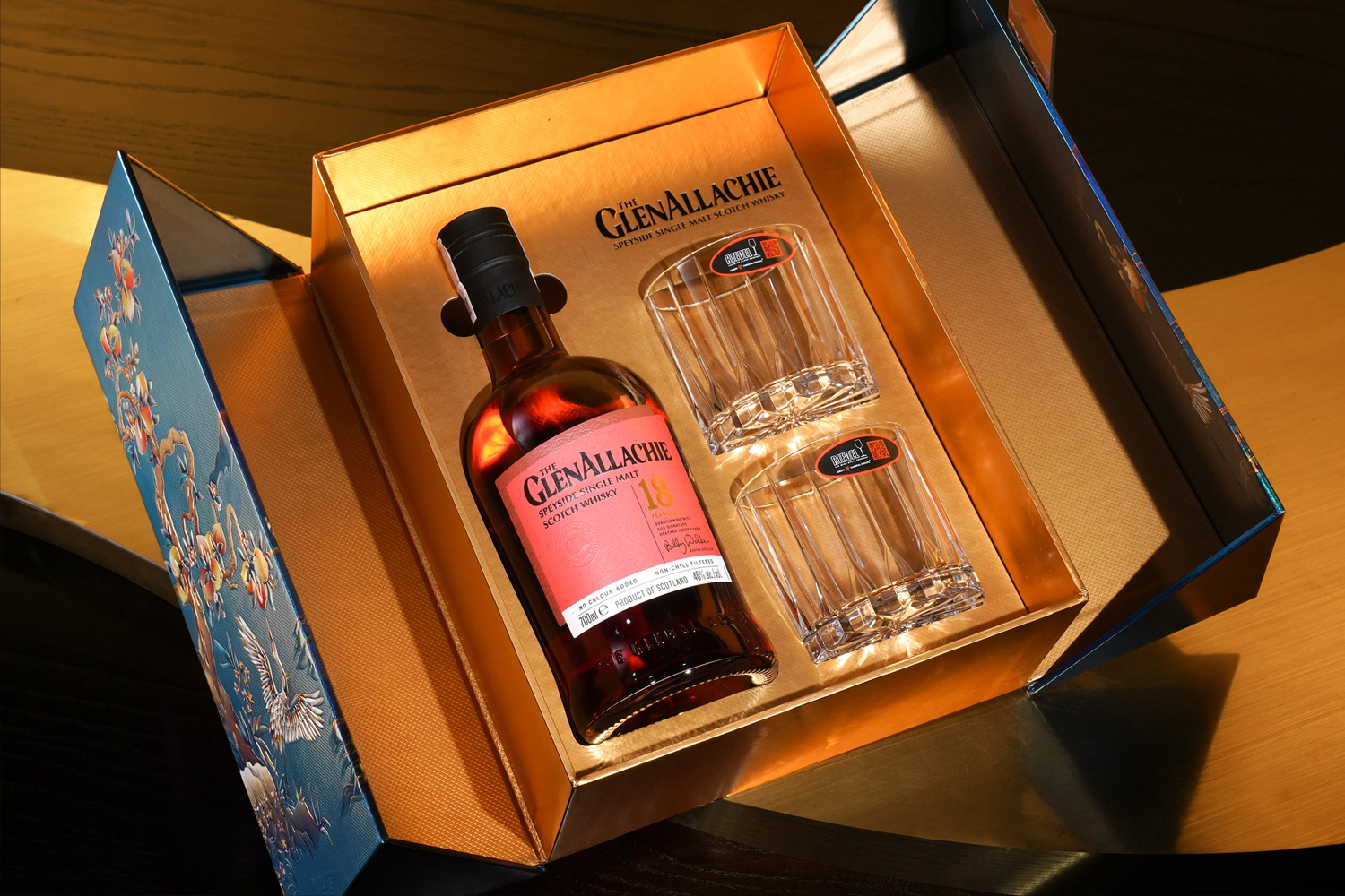 Hộp quà whisky là xu hướng quà tặng doanh nghiệp năm 2025