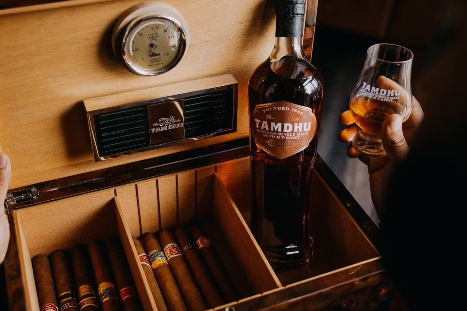 Tamdhu Cigar Malt III với hương vị tinh tế, đẳng cấp là món quà tặng doanh nghiệp sáng giá