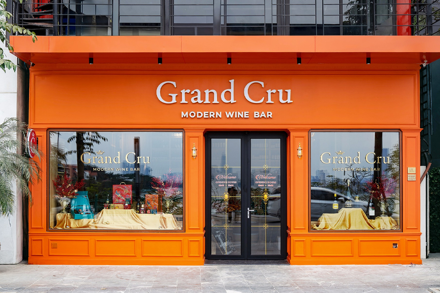 Grand Cru.vn - đơn vị nhập khẩu và phân phối rượu vang Cantine Caviro chính hãng với chính sách giá ưu đãi và dịch vụ chuyên nghiệp.