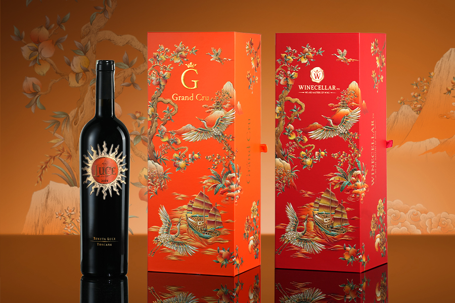 Hộp quà 1 chai rượu vang là lựa chọn lý tưởng để làm quà tặng biếu đối tác năm 2025.