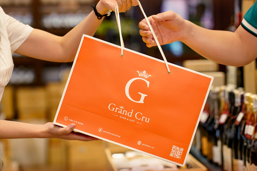 Quà tặng rượu vang cho biếu tặng sếp cần tinh tế và đúng ngữ cảnh