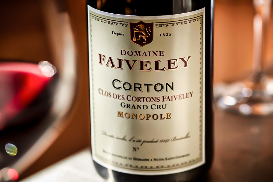 Domaine Faiveley Corton Clos Des Cortons - Grand Cru Monopole hiếm hoi thể hiện đỉnh cao nghệ thuật làm vang.