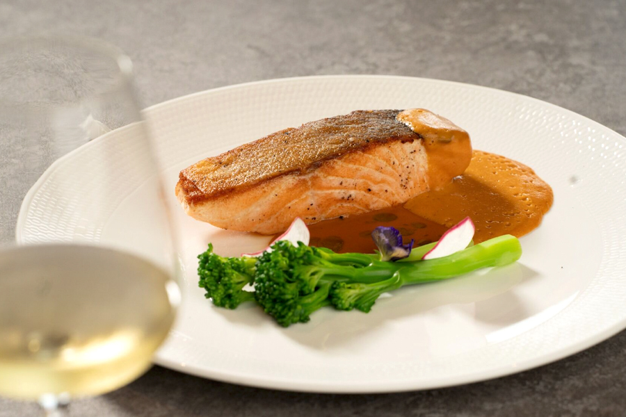 Cá Hồi áp chảo