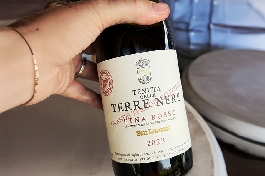 Tenuta delle Terre Nere Etna Rosso San Lorenzo 2023 - Chai vang Ý xuất sắc dành vị trí số 1 trong bảng xếp hạng