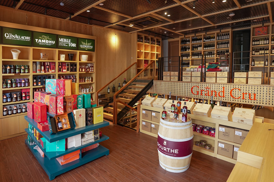 Grand Cru - Modern Wine Bar sở hữu hơn 1500 dòng rượu vang nhập khẩu chính hãng từ nhiều quốc gia trên thế giới